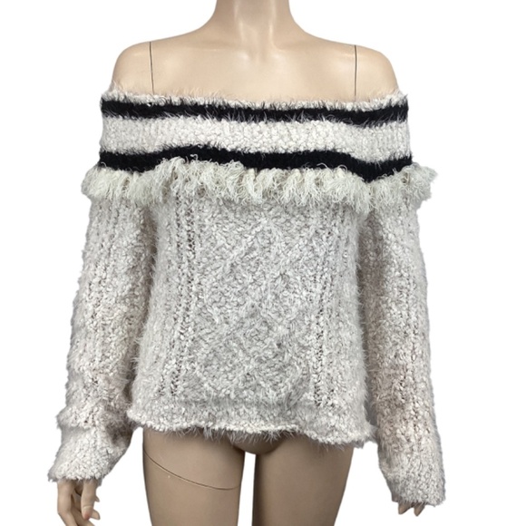 Anthropologie Amadi‎ Fringe Off the Shoulder Sweater size Medium Sooo SOFT!! - Picture 9 of 11